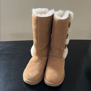 UGG Tan Winter Boots with White Fur